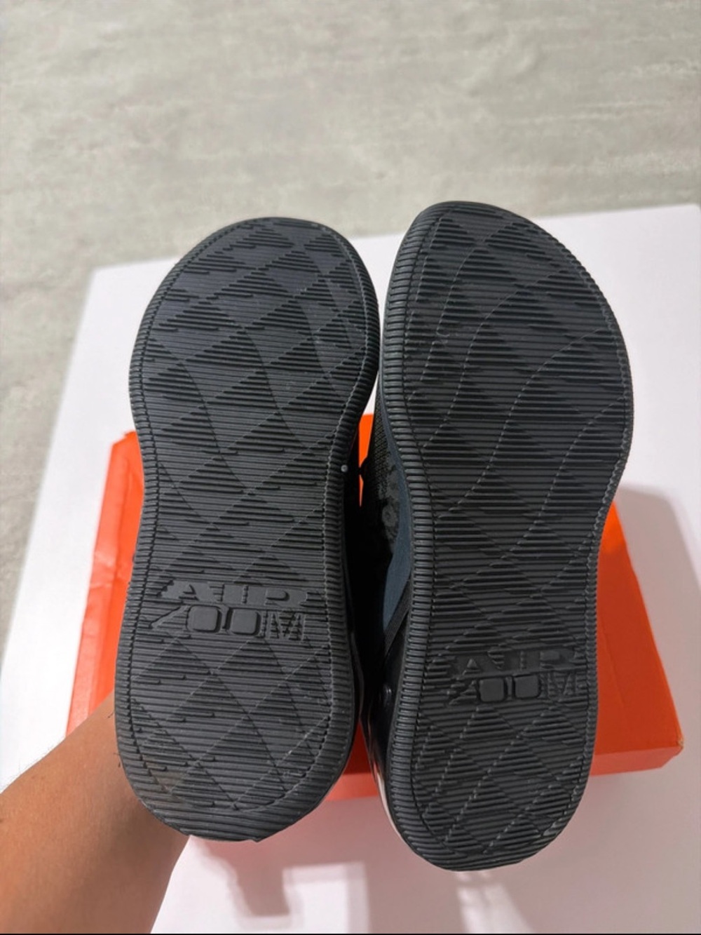 Nike Kids Black Low-Top Sneakers - Picture 7 of 8